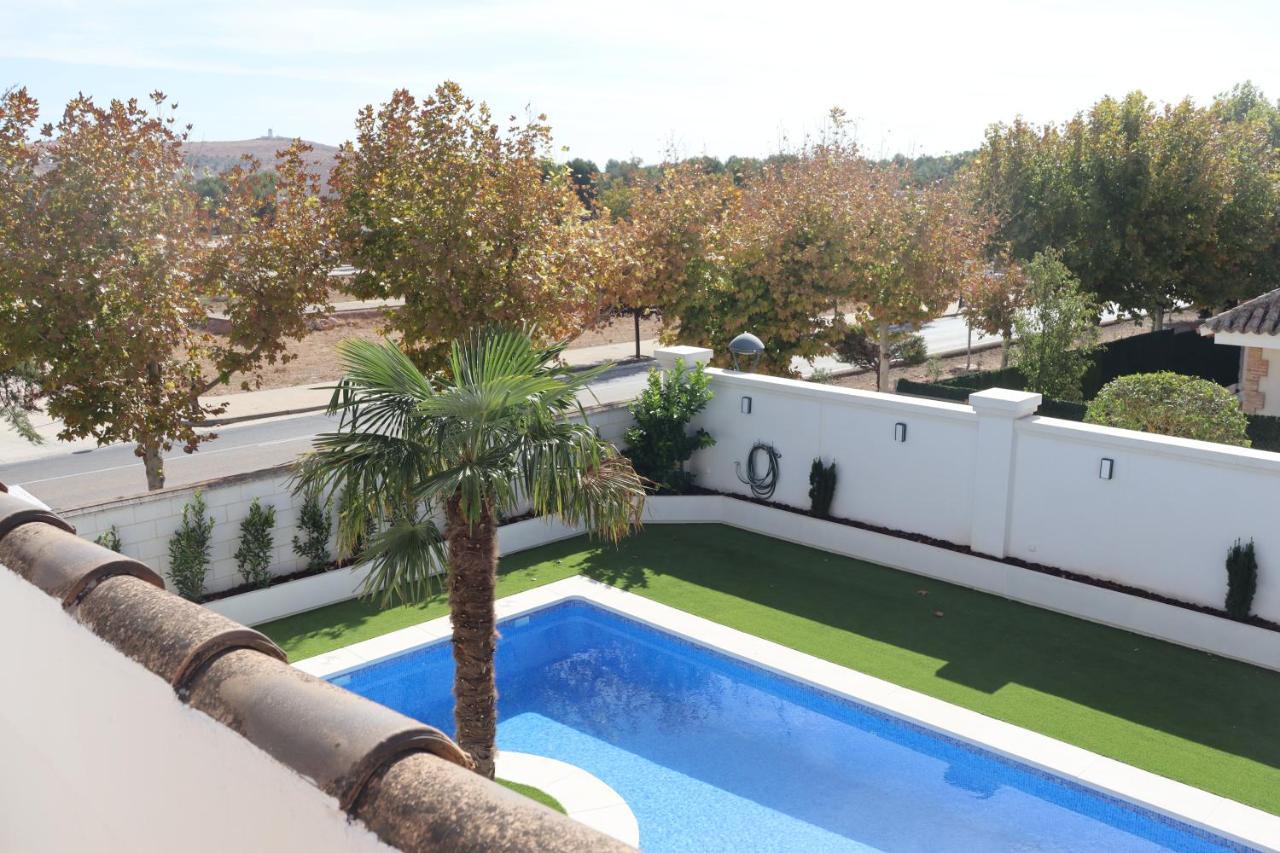 Villa La Casa De Enfrente à Herencia Extérieur photo
